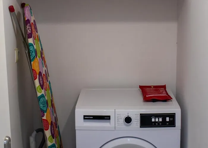 Ismini Basement Retreat شقة *