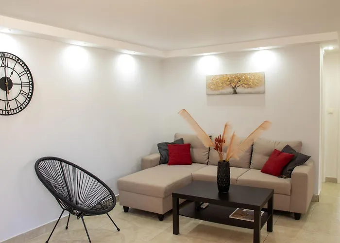 Ismini Basement Retreat *