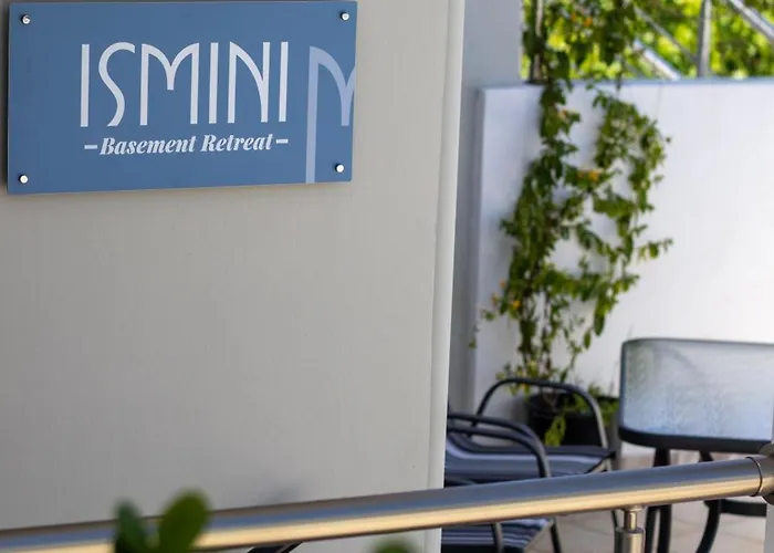 公寓 Ismini Basement Retreat *